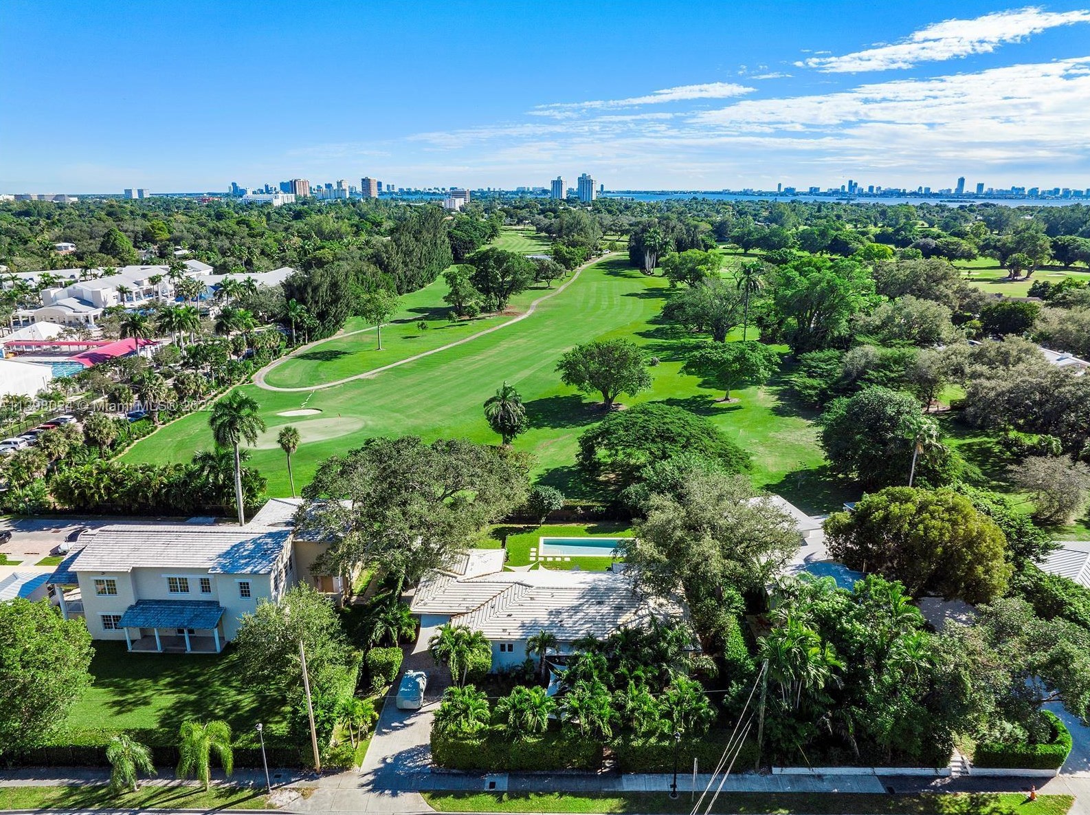 10601 6th Ave, Miami, FL 33138-2051