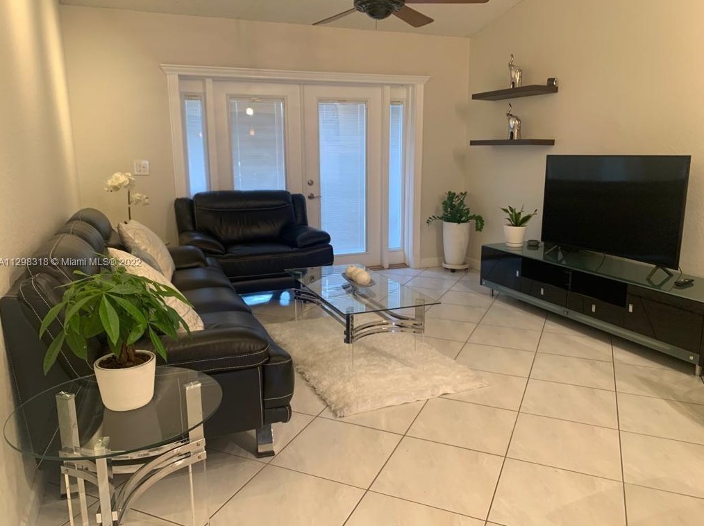 2457 N 37th Ave #2457, Hollywood, FL 33021