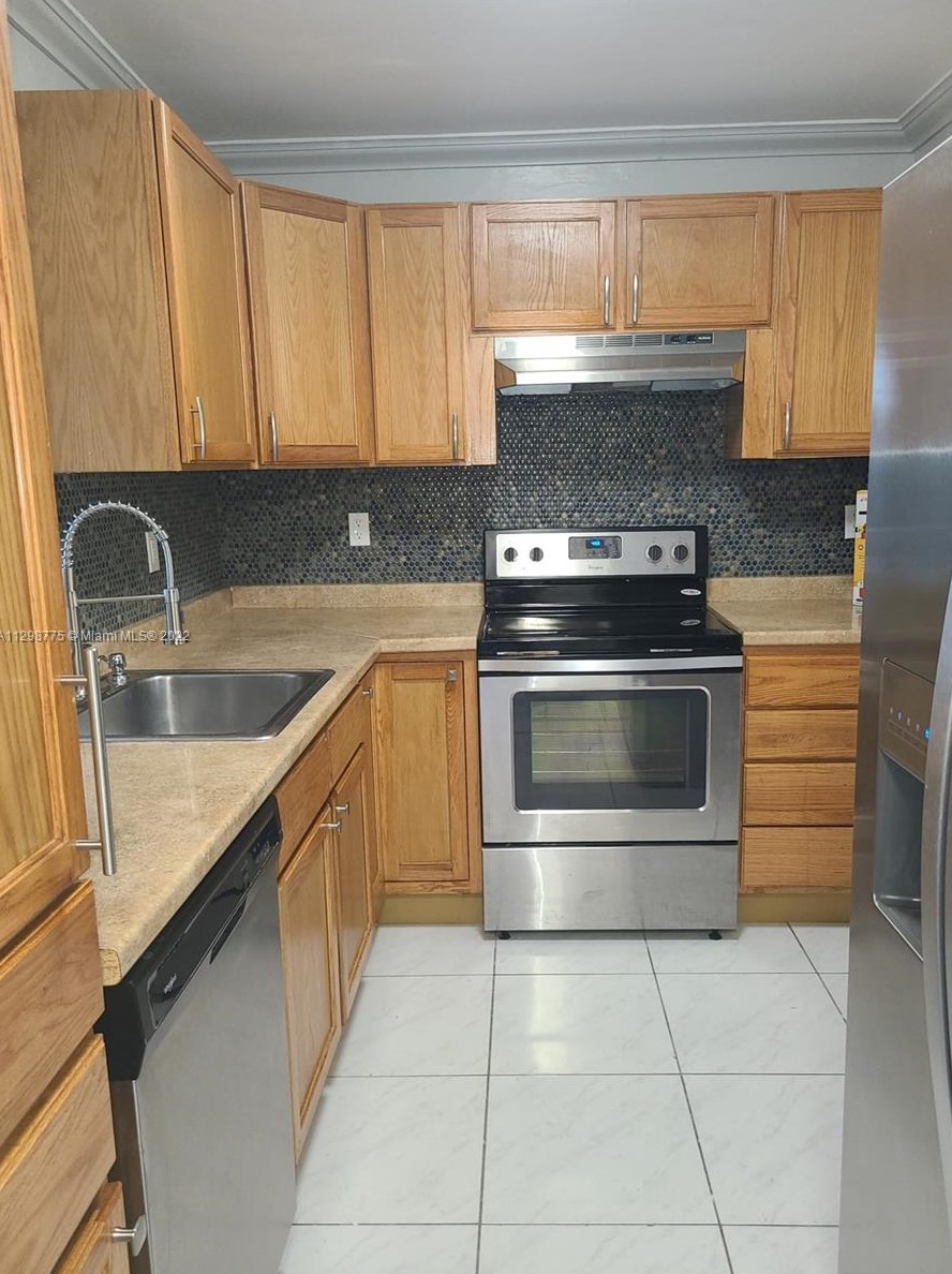 5665 W 20th Ave #309, Hialeah, FL 33012