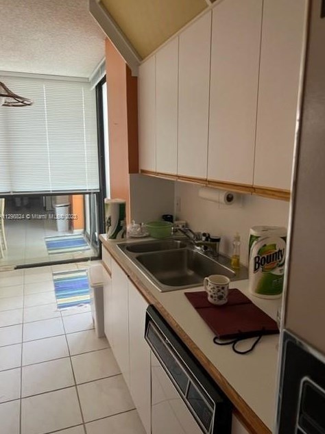 1000 Island Blvd, Miami FL 33160-4940 exterior