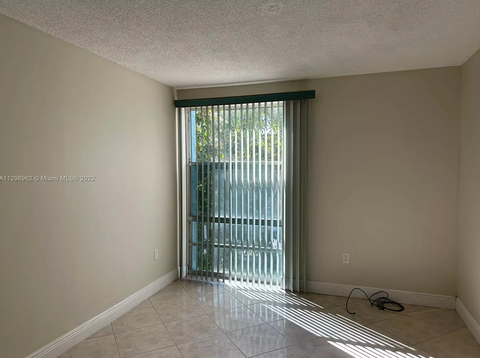 17570 Atlantic Blvd #407, Miami, FL 33160