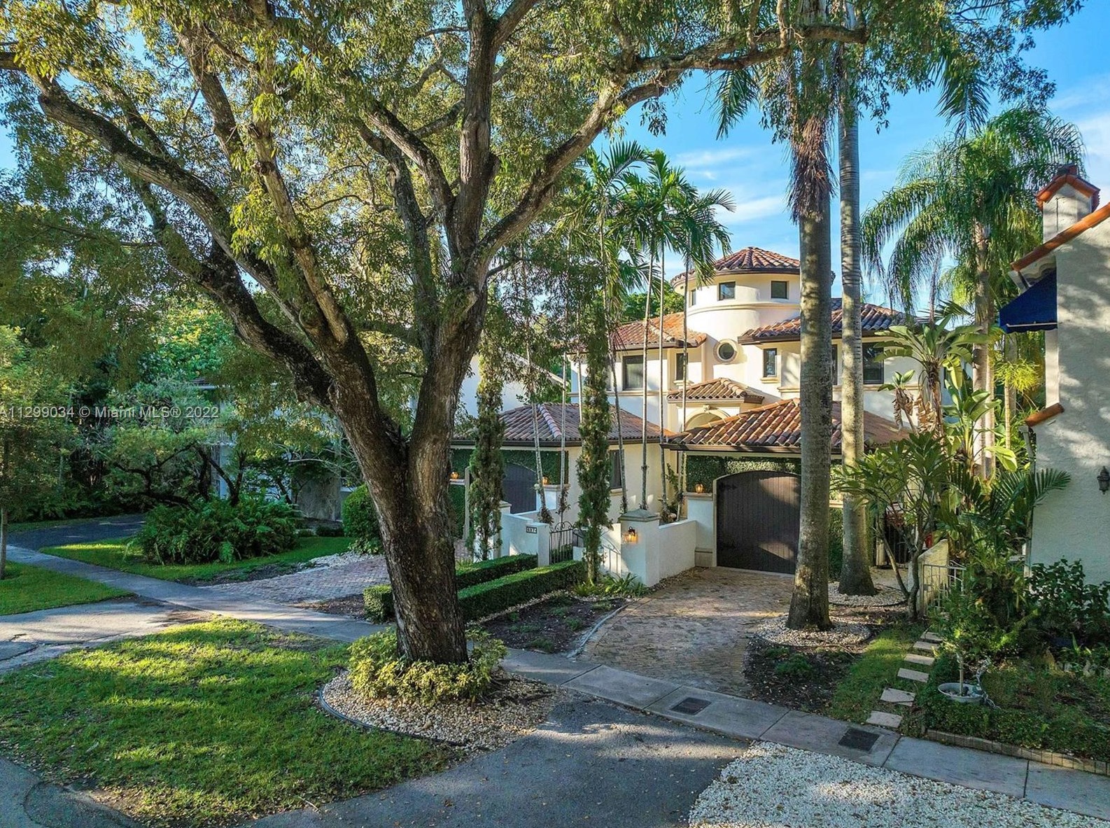 627 Alcazar Ave, Miami, FL 33134