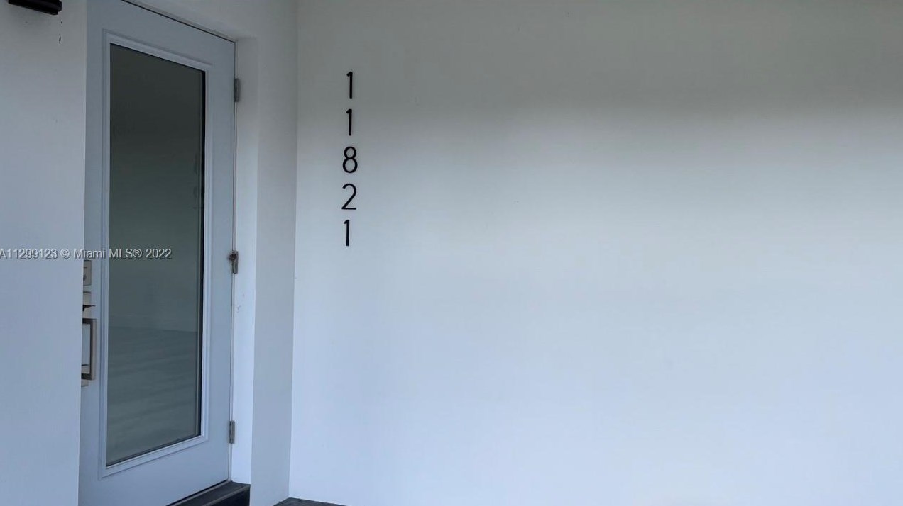 11821 177th Ter, Miami FL  33177-2352 exterior