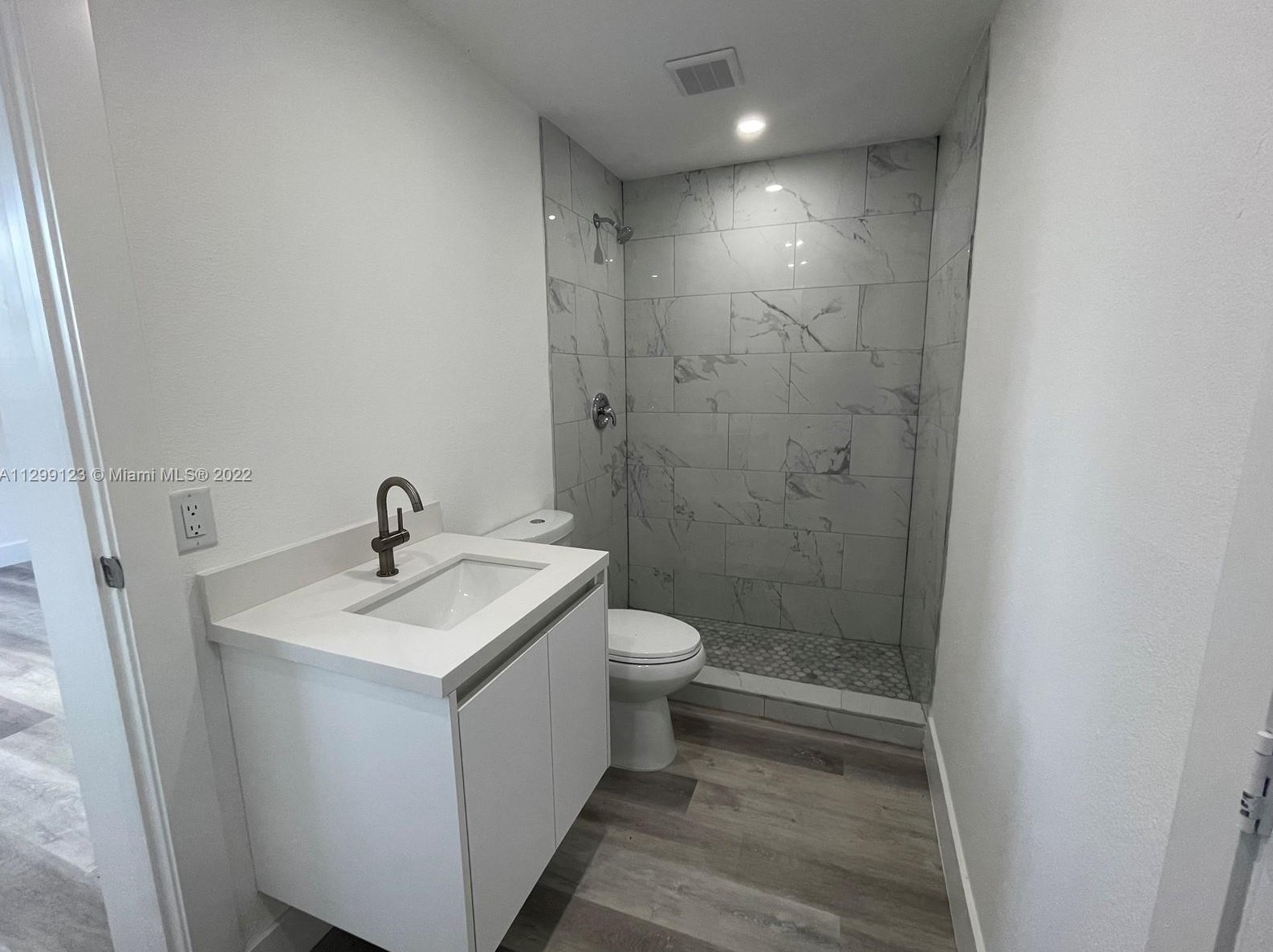 11821 177th Ter, Miami FL  33177-2352 exterior