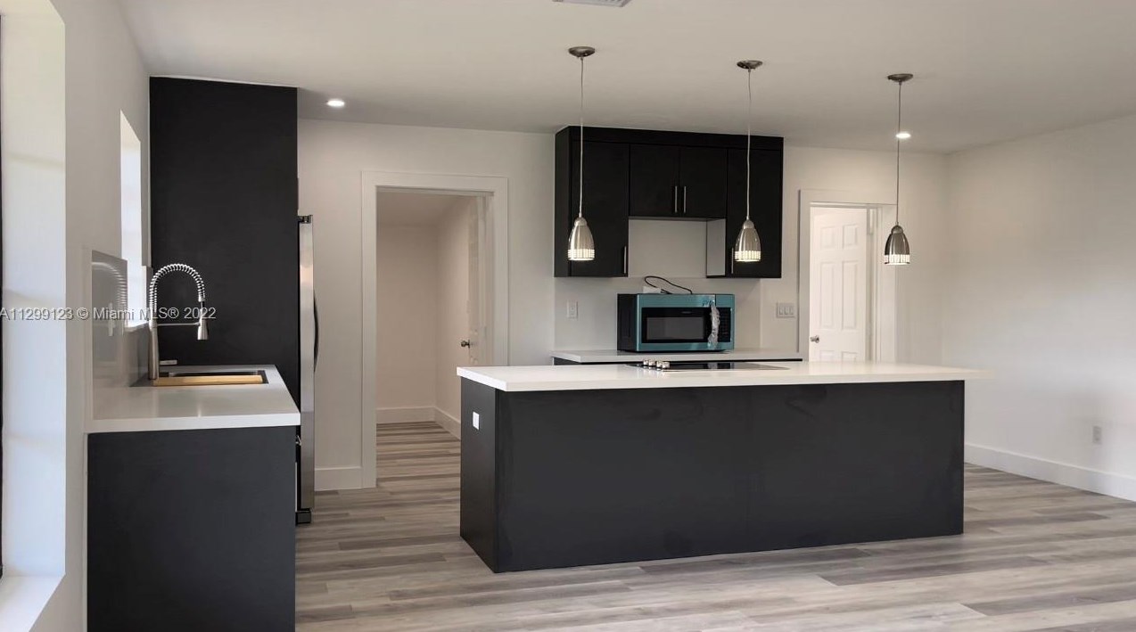 11821 177th Ter, Miami FL  33177-2352 exterior