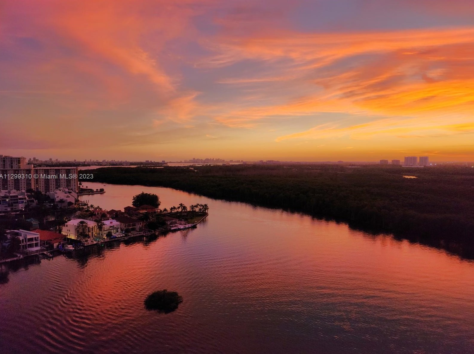 400 Sunny Isles Blvd, Miami FL  33160-4212 exterior