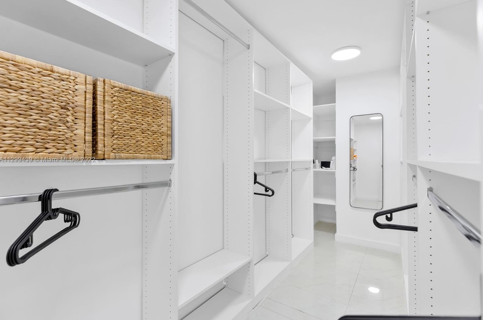 16520 35th Ave, Miami FL  33160-3817 exterior