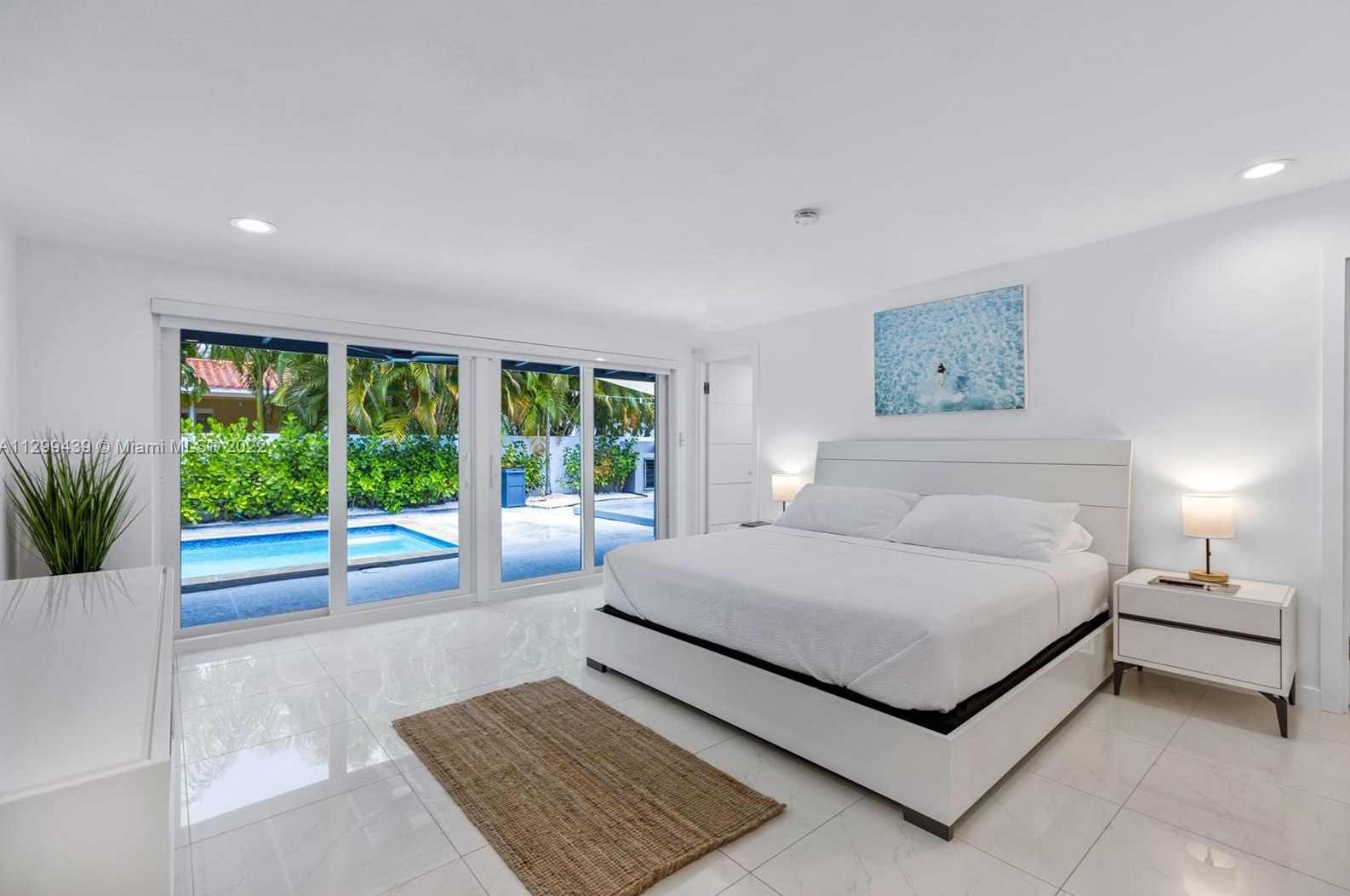 16520 35th Ave, Miami FL  33160-3817 exterior