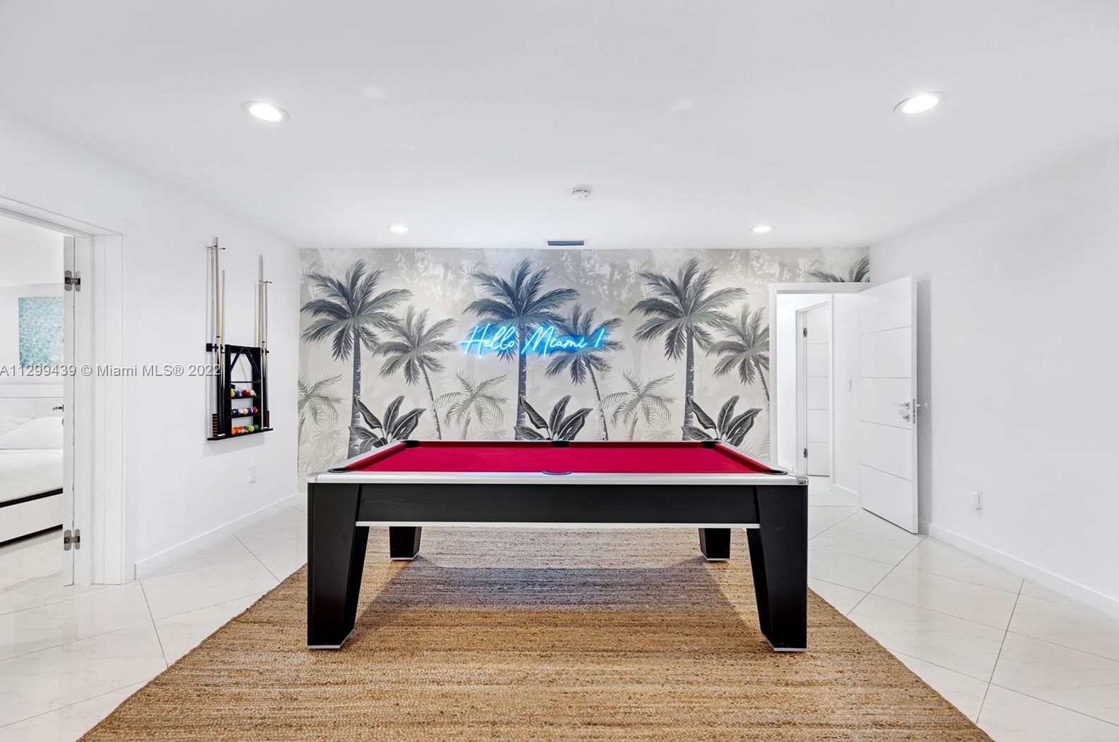 16520 35th Ave, Miami FL  33160-3817 exterior