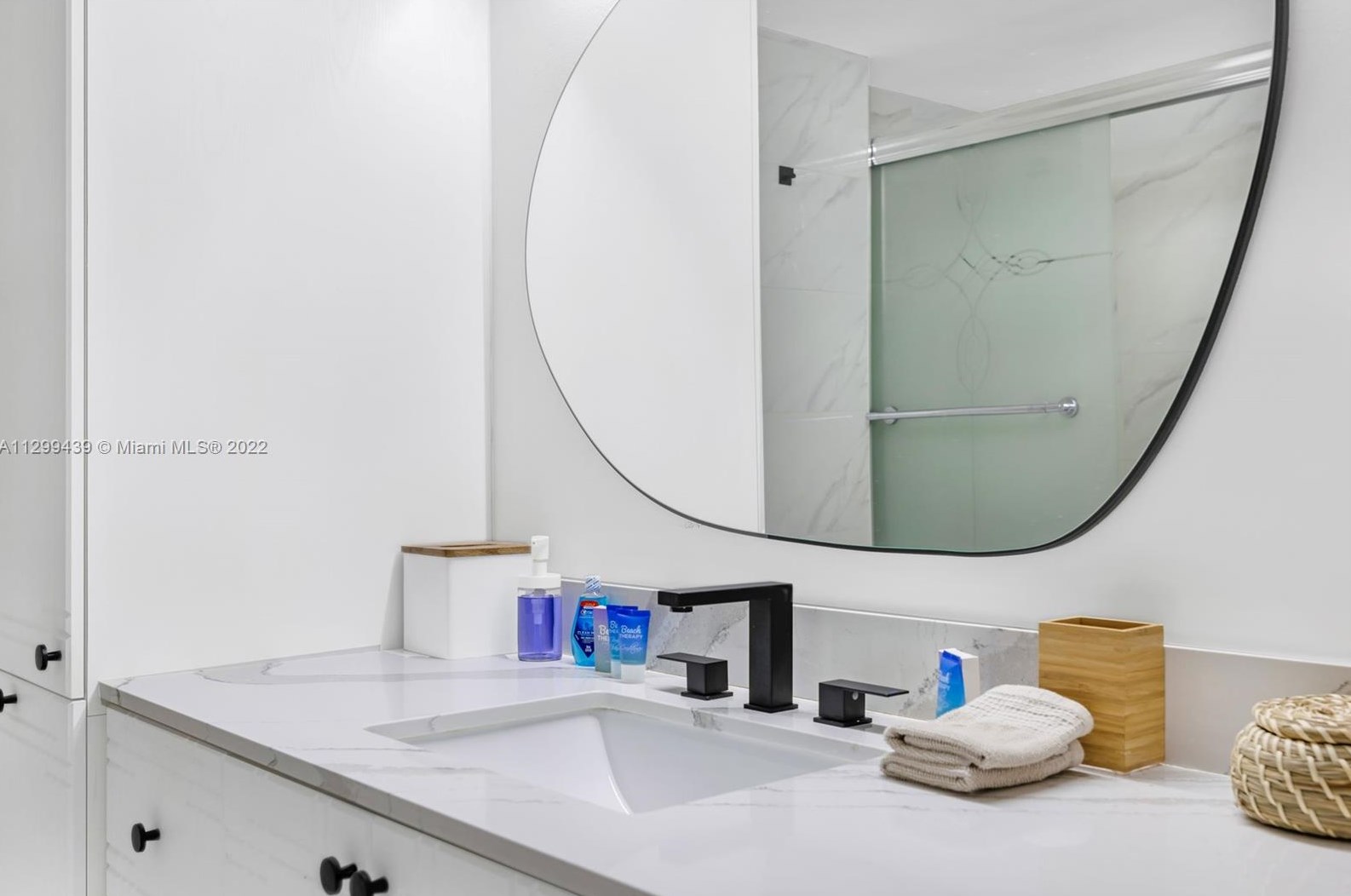 16520 35th Ave, Miami FL  33160-3817 exterior