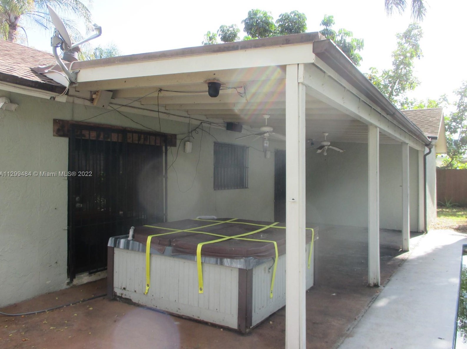 16602 114th Ct, Miami FL  33157-2728 exterior