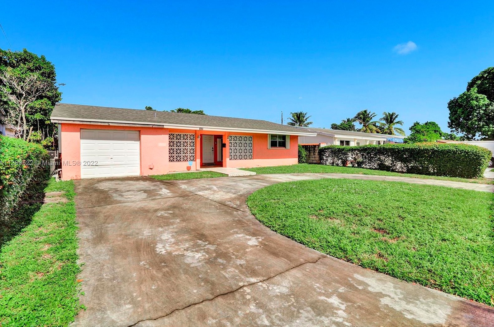 7825 Venetian St, Hollywood, FL 33023-2445
