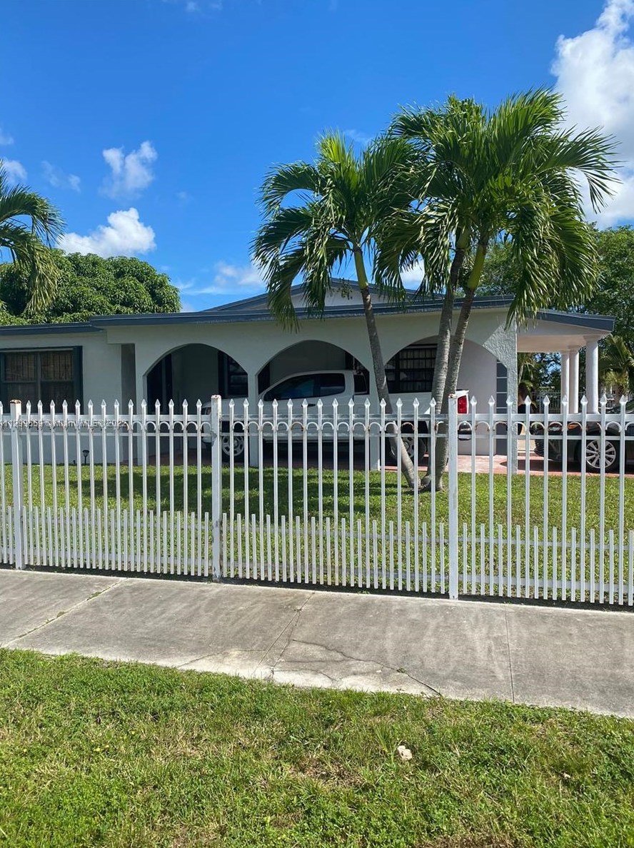 3991 170th St, Miami, FL 33055-4530