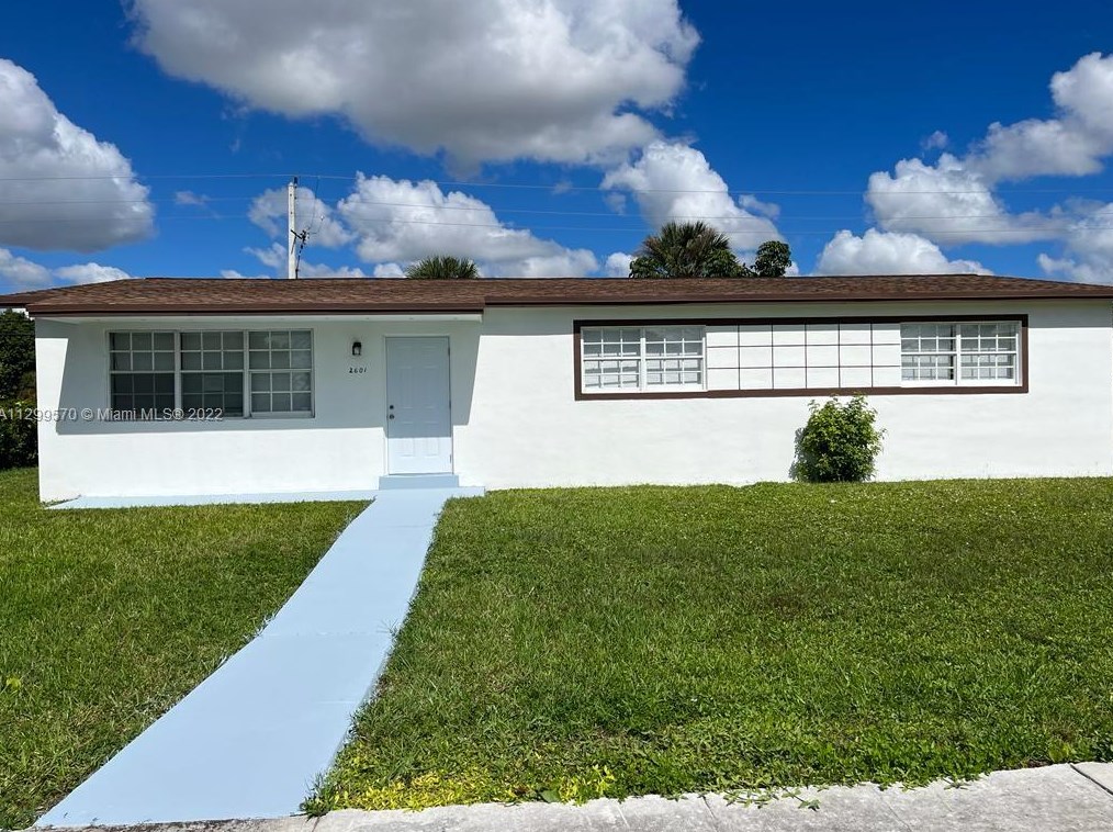2601 206th St, Miami, FL 33056-1569