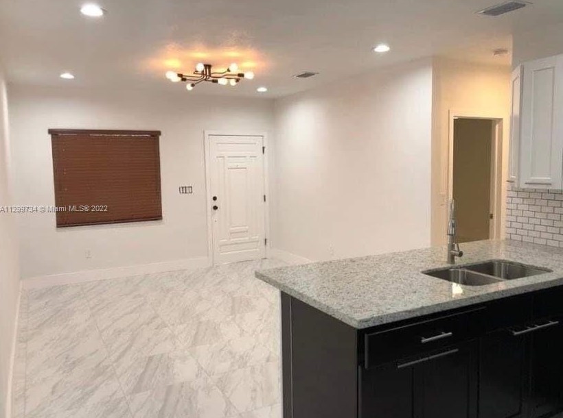 492 E 57th St, Hialeah, FL 33013