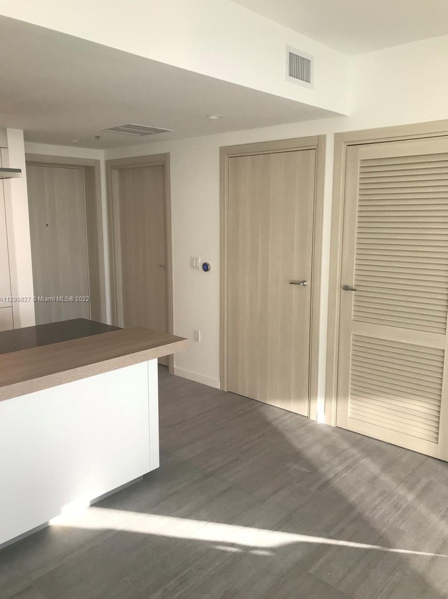 1000 Brickell Plaza #2811, Miami, FL 33131