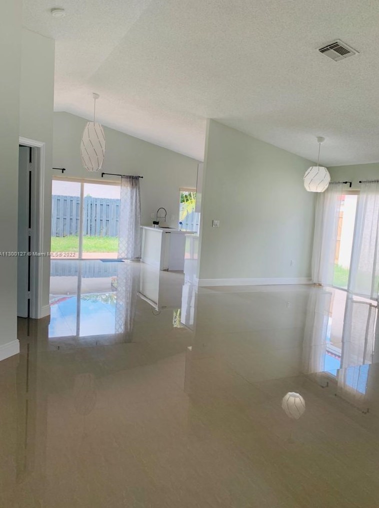14315 177th Ter, Miami FL  33177-2625 exterior