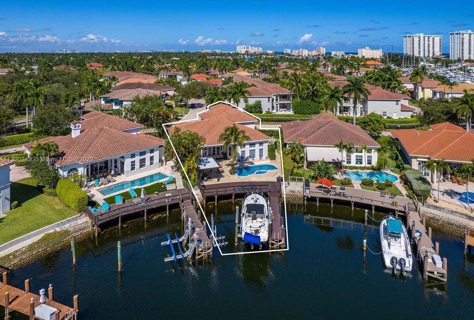 946 Sanibel Dr, Hollywood, FL 33019-5036