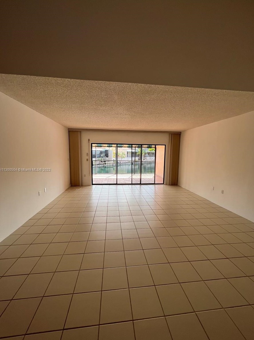 8328 Rednock Ln, Hialeah, FL 33016