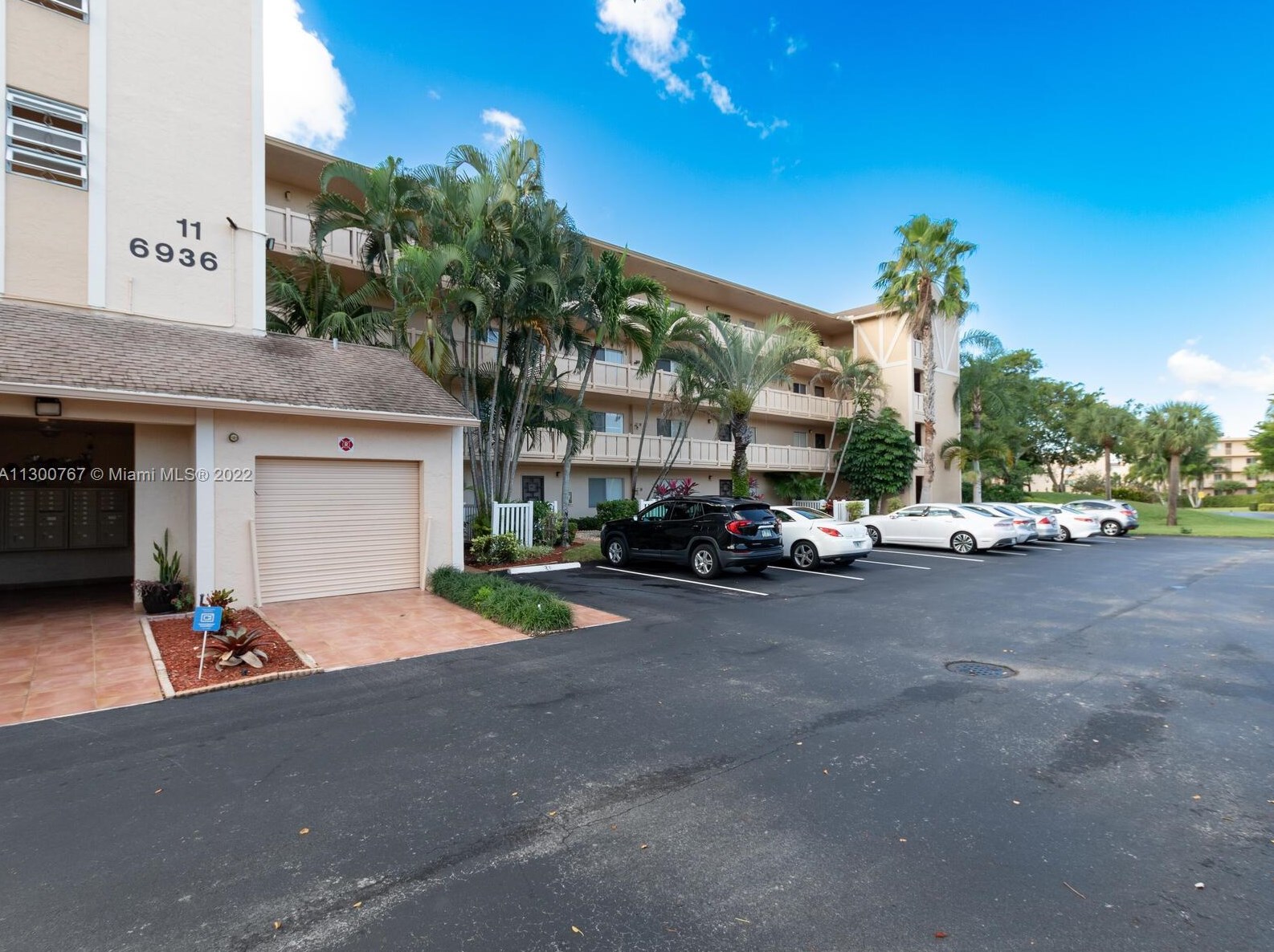 6936 Huntington Ln #203, Delray Beach, FL 33446