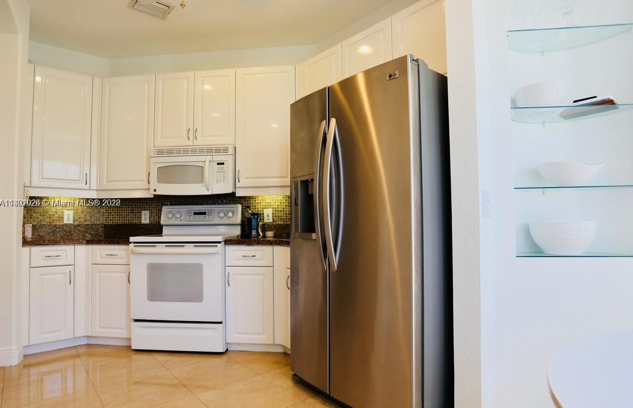 967 Harbor Vw, Hollywood FL  33019-5058 exterior