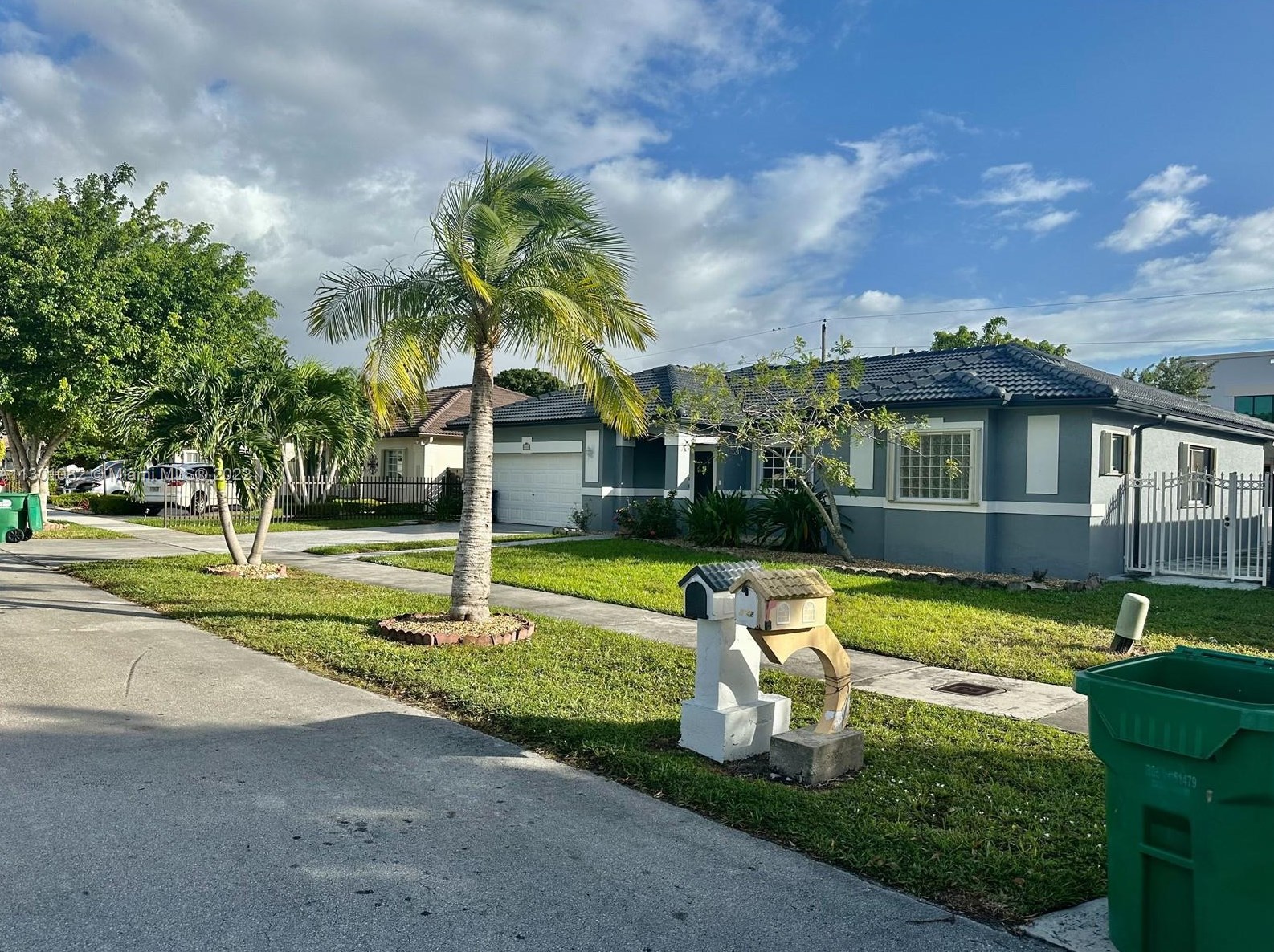 8828 Nw 174th Ter, Hialeah, FL 33018