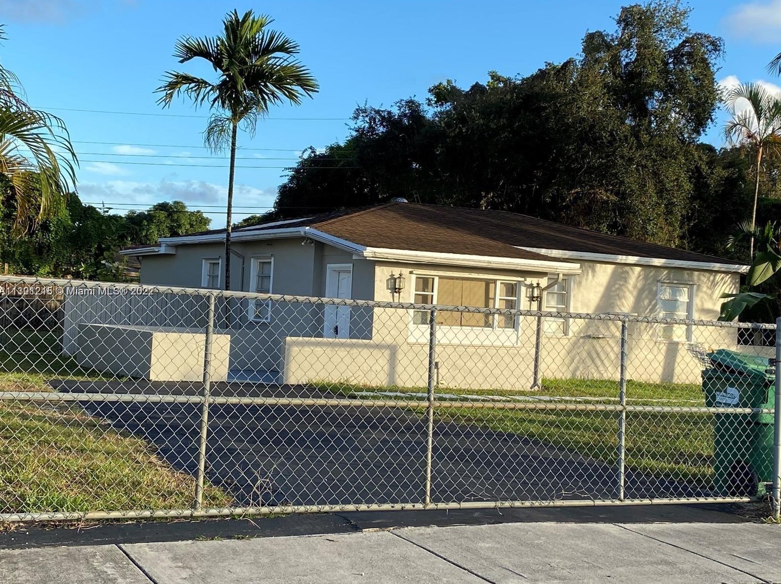 12531 E Golf Dr #2, Miami, FL 33167