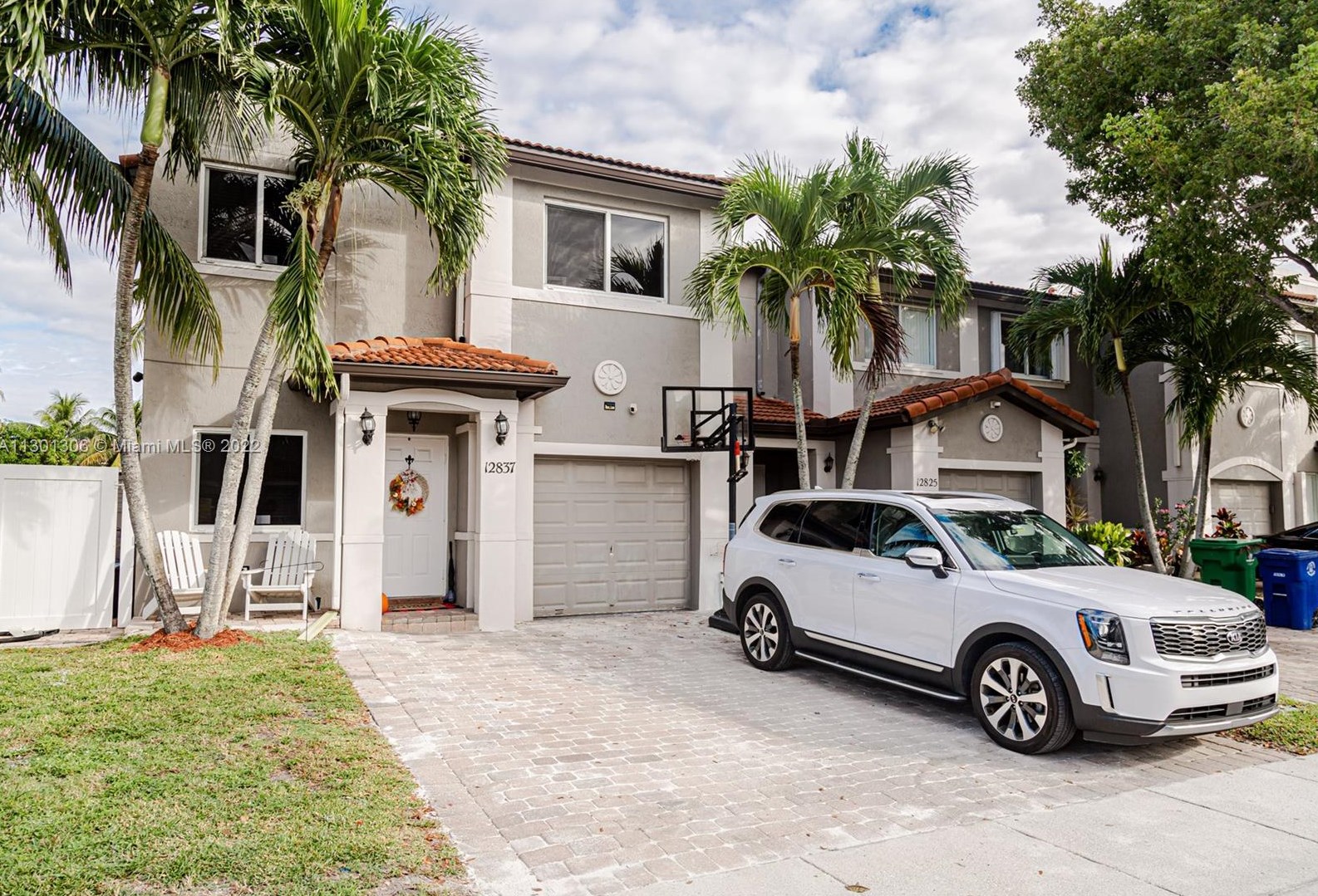 12837 28th Ct, Hollywood, FL 33027-4132