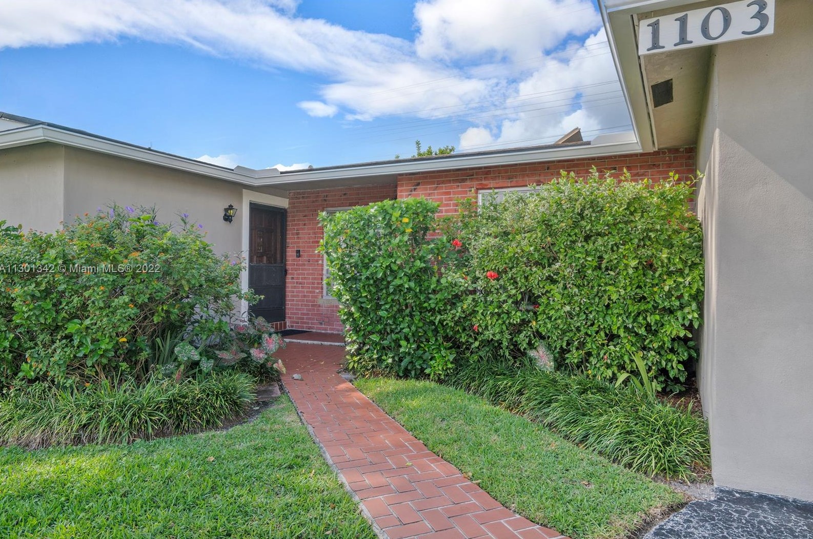 1103 Merion Pl, Pompano Beach, FL 33068-3703