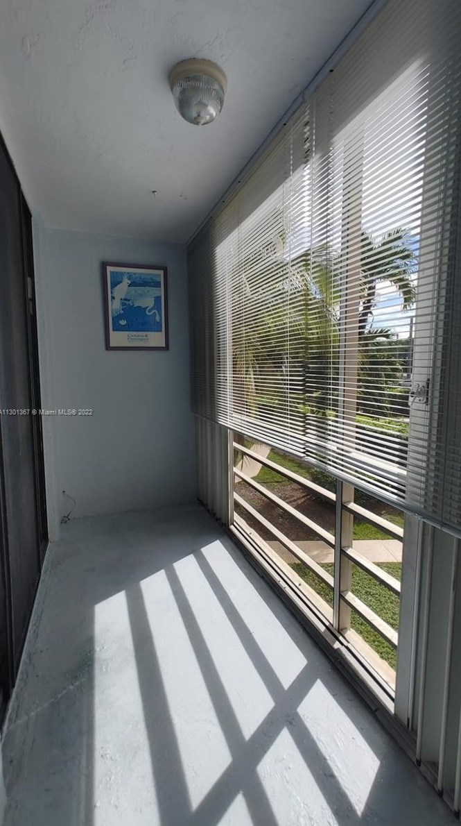 2935 Ne 163rd St Apt 2u, Miami, FL