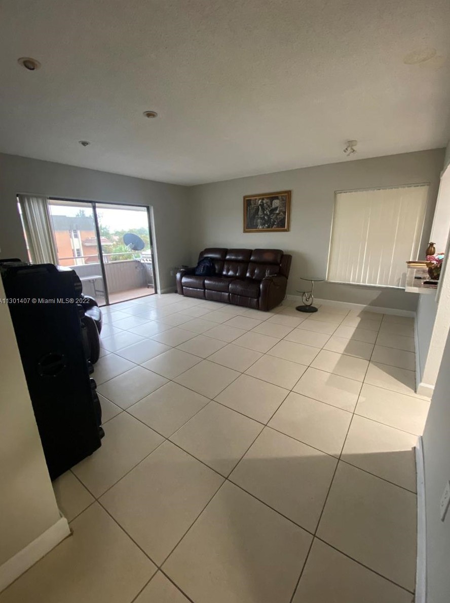 17600 Nw 68th Ave #b4006, Hialeah, FL 33015