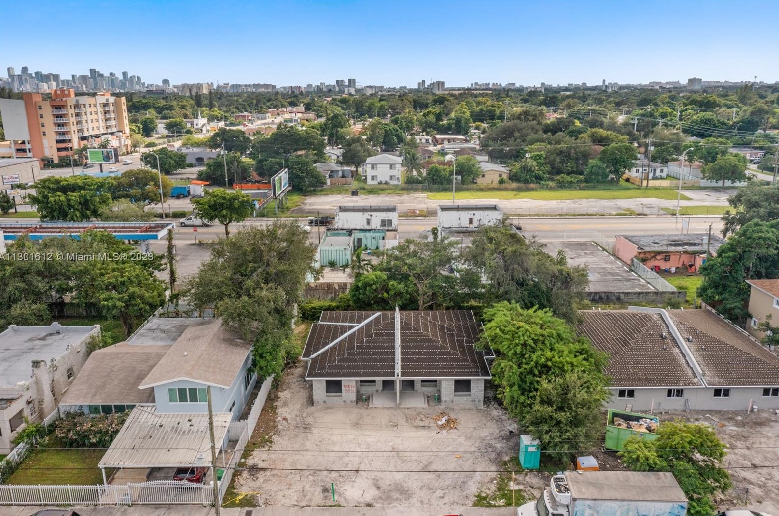 1740 55th St, Miami, FL 33142-3036