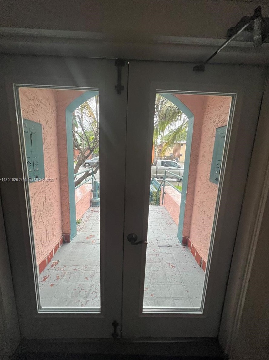 2225 Sw 9th St #1, Miami, FL 33135
