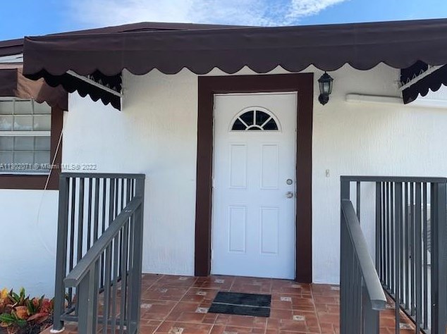 10001 48th St, Miami FL  33165-6307 exterior