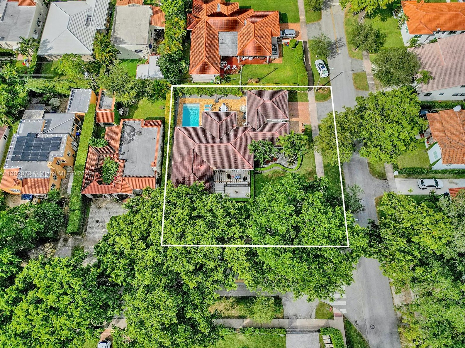 1402 Tangier St, Miami, FL 33134-2459