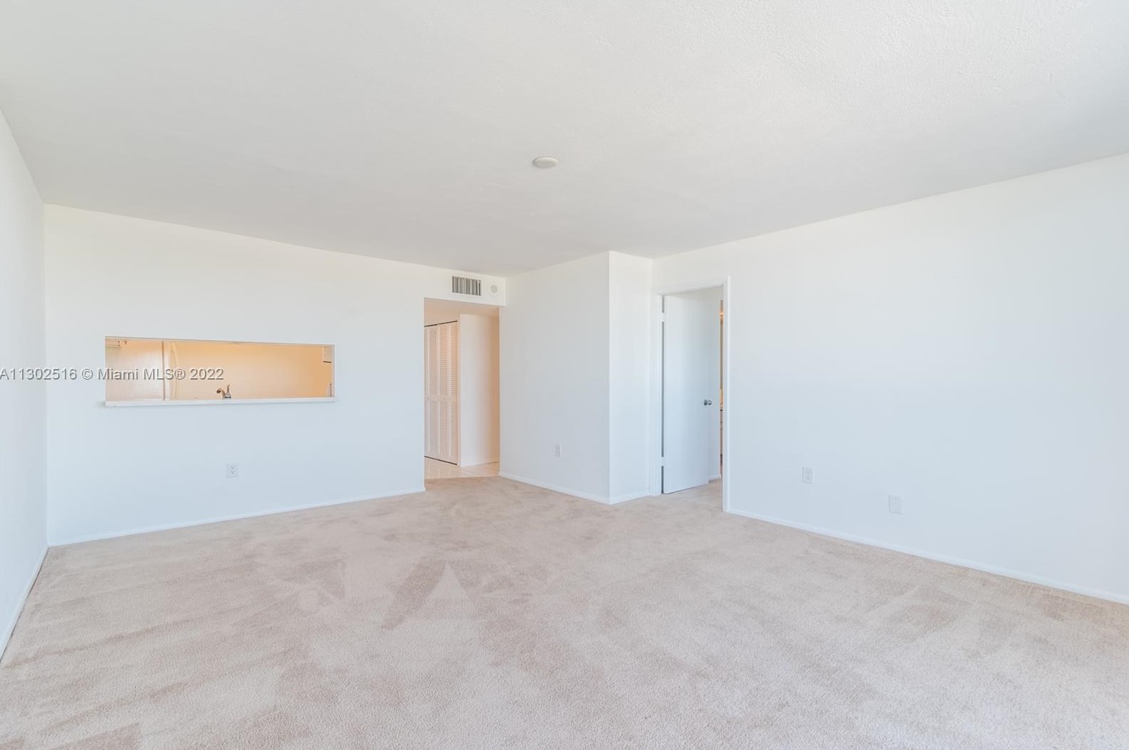 465 Ocean Dr, Miami FL 33139-6613 exterior