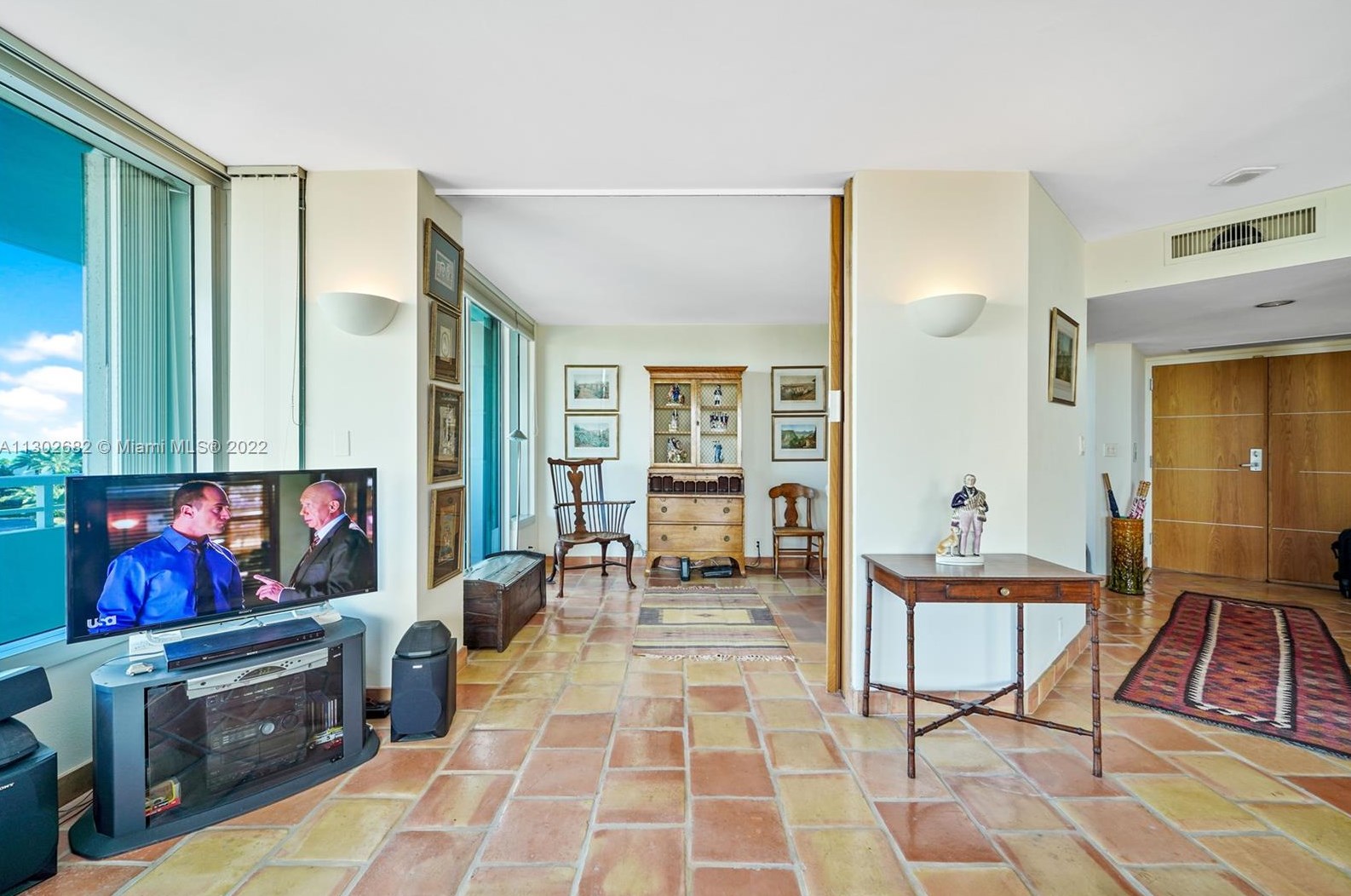 400 S Pointe Dr Apt 610, Miami, FL 33139