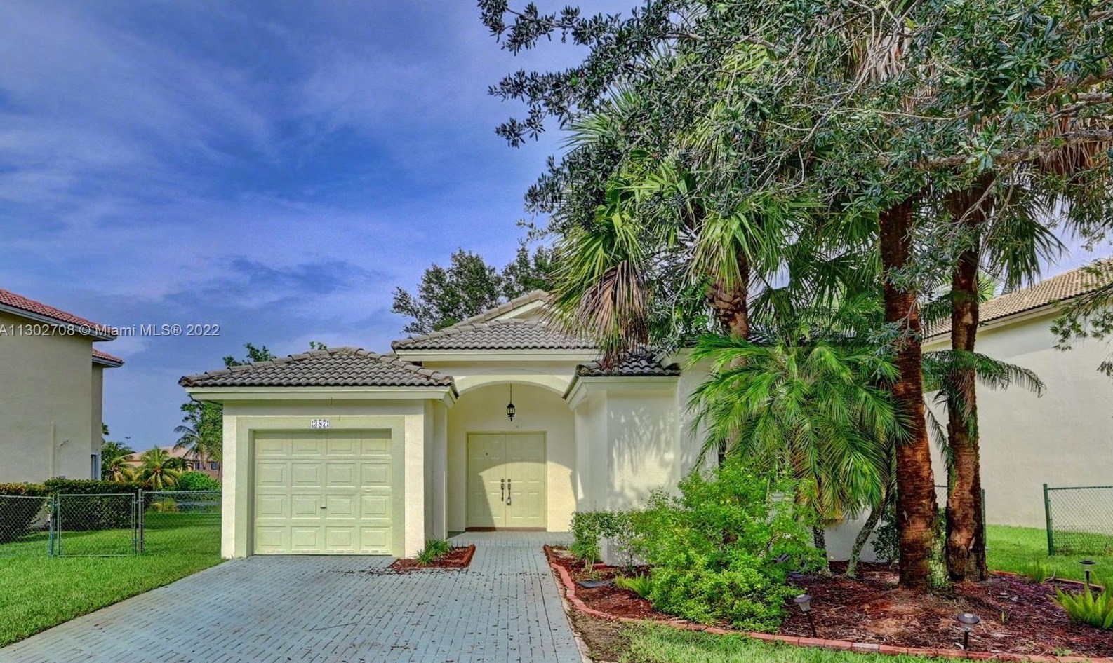 387 Sw 206th Ave, Hollywood, FL 33029