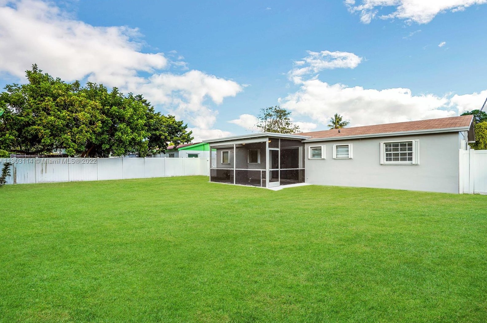 310 71st Ave, Hollywood FL  33024-7326 exterior