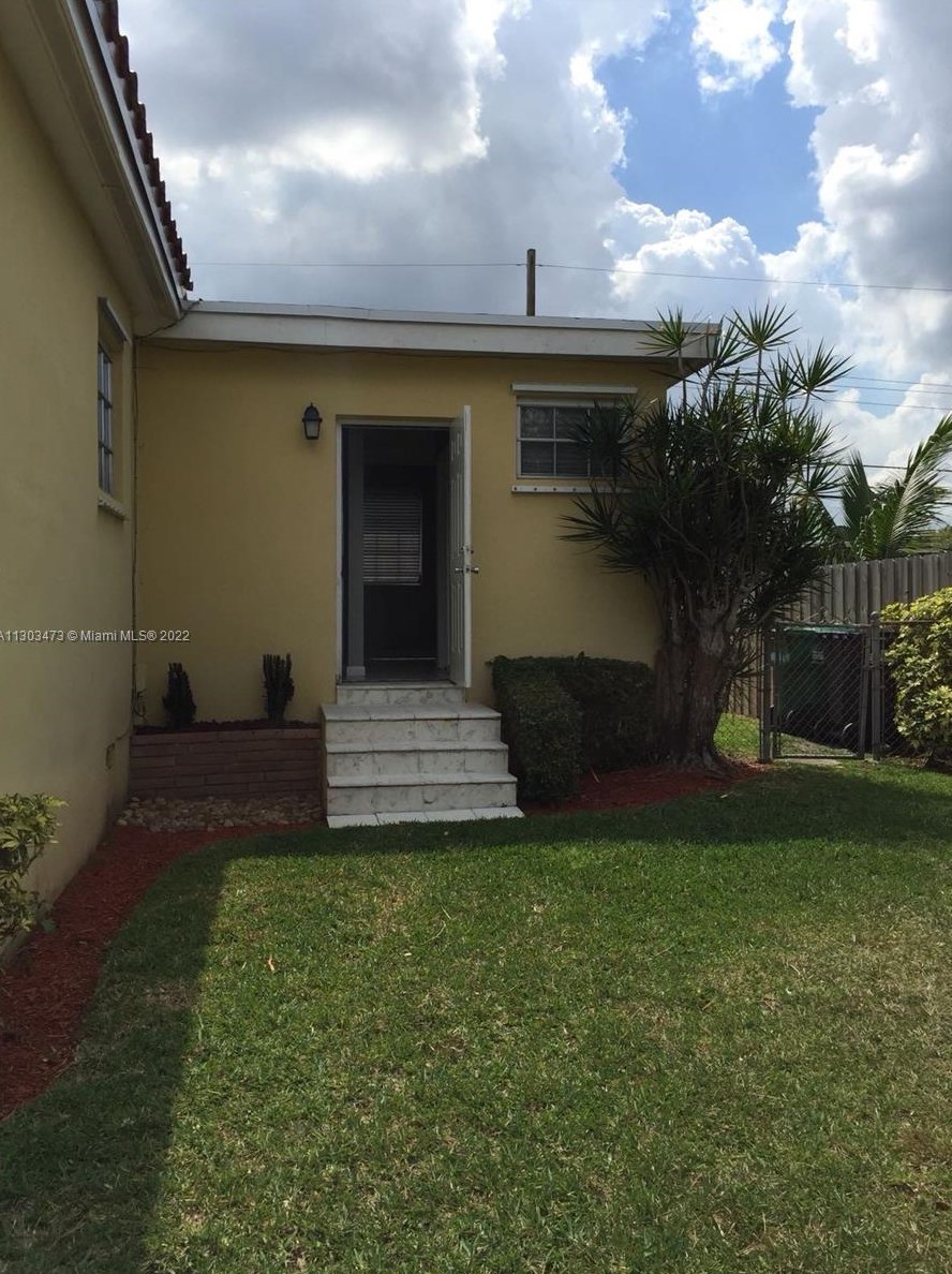 8520 Sw 29th St, Miami, FL 33155