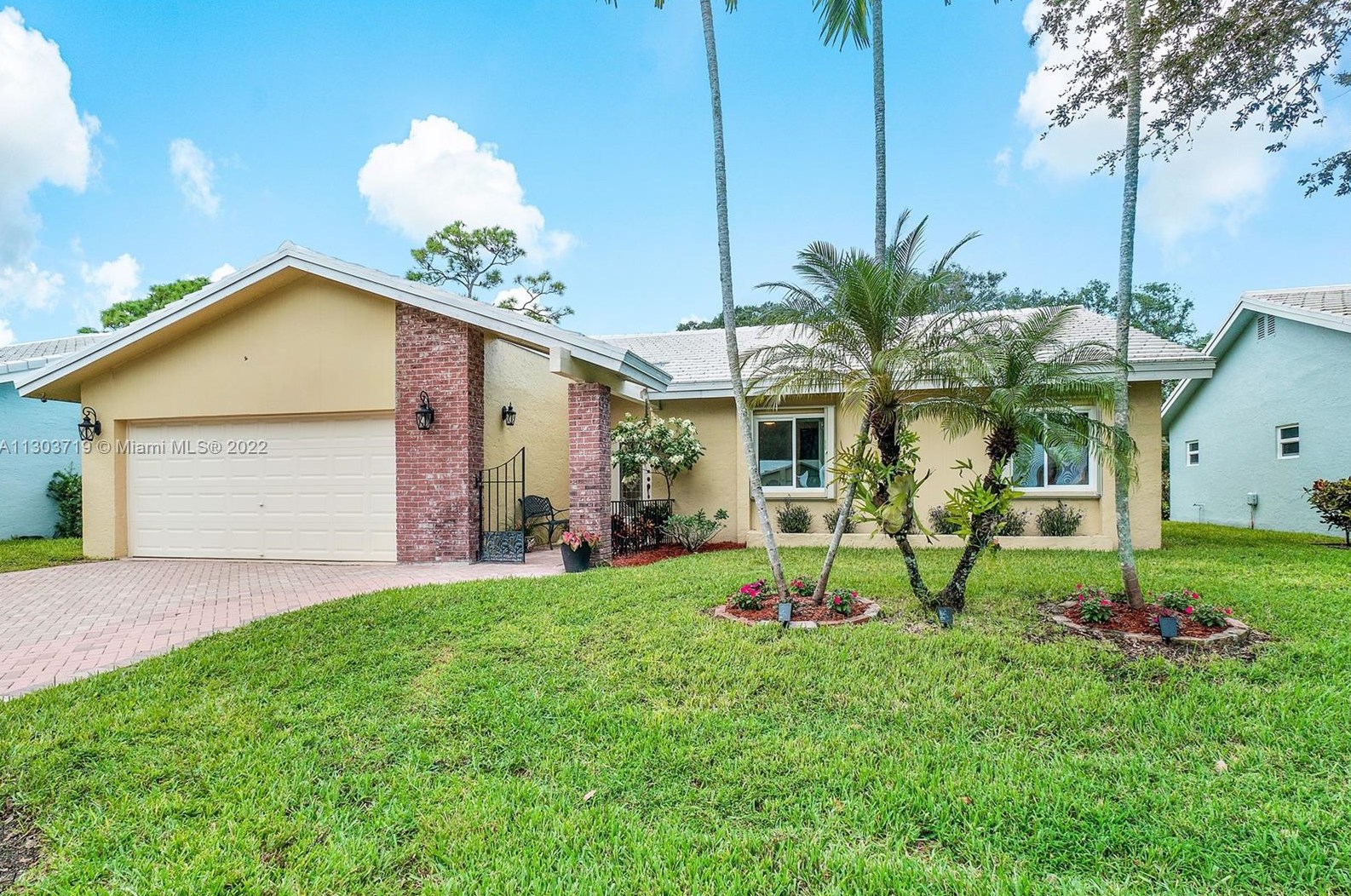 5607 Cameo Dr, Boca Raton, FL 33433-5322