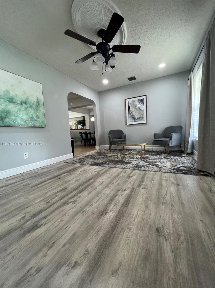 90 144th St, Miami FL  33168-4903 exterior