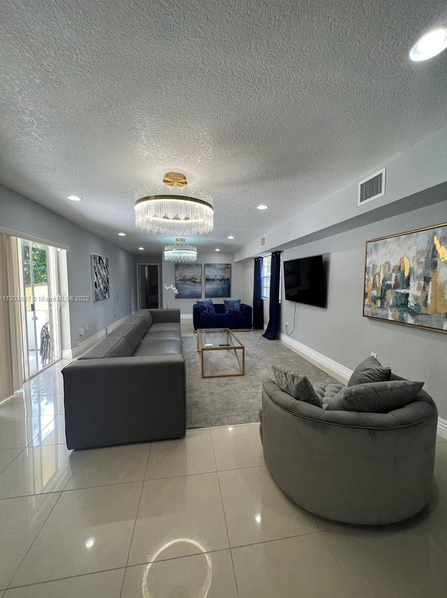 90 144th St, Miami FL  33168-4903 exterior