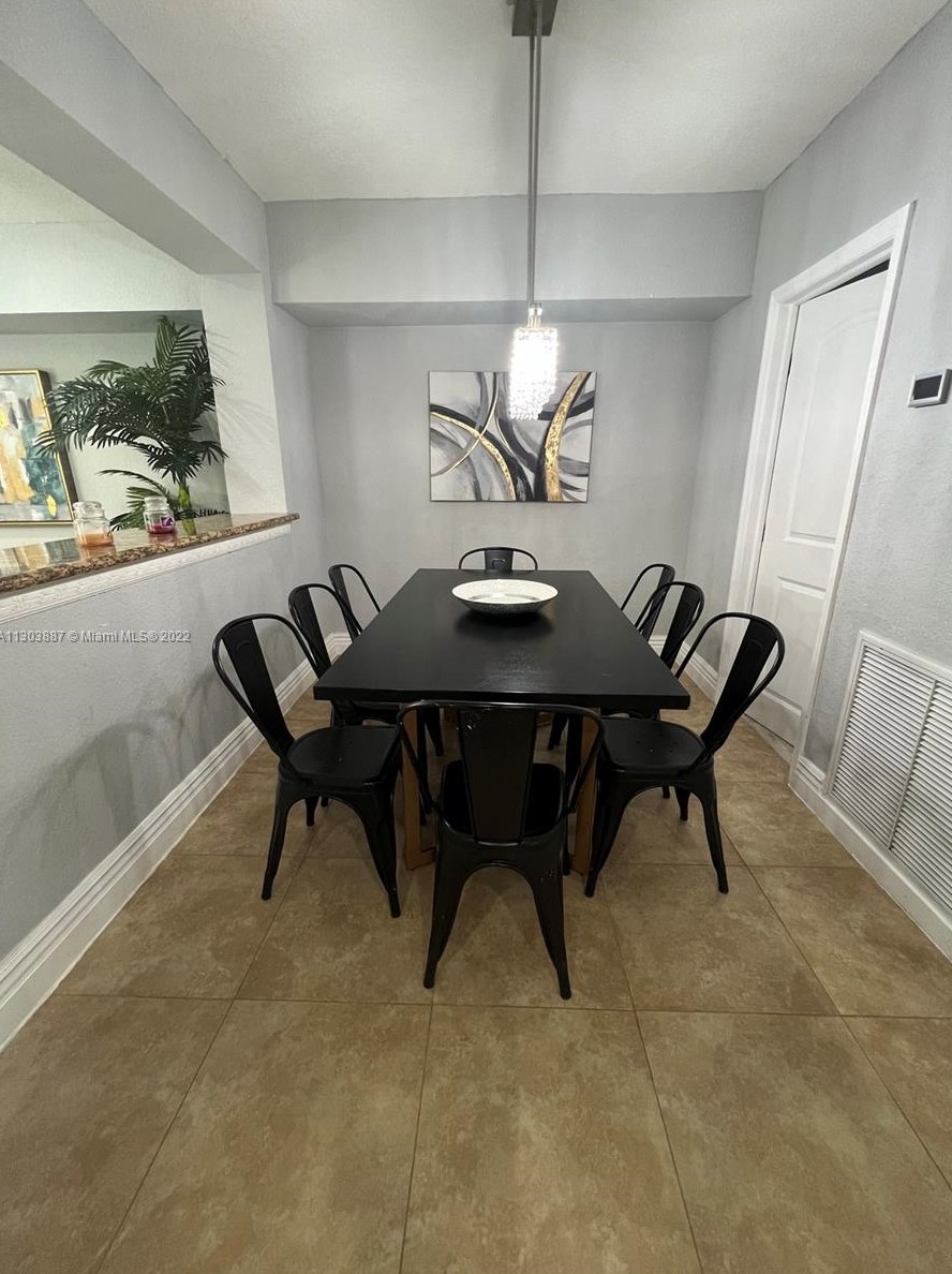 90 144th St, Miami FL  33168-4903 exterior