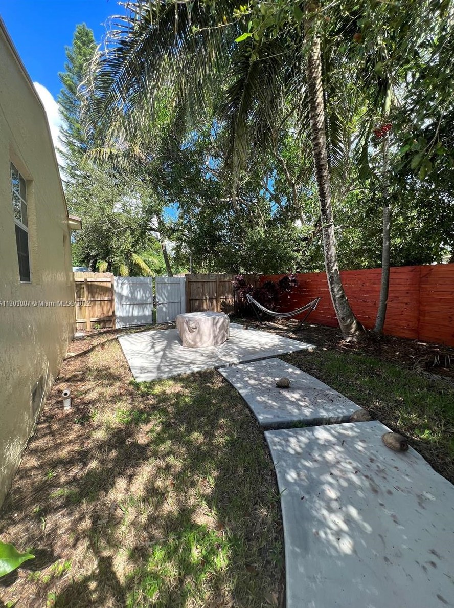 90 144th St, Miami FL  33168-4903 exterior