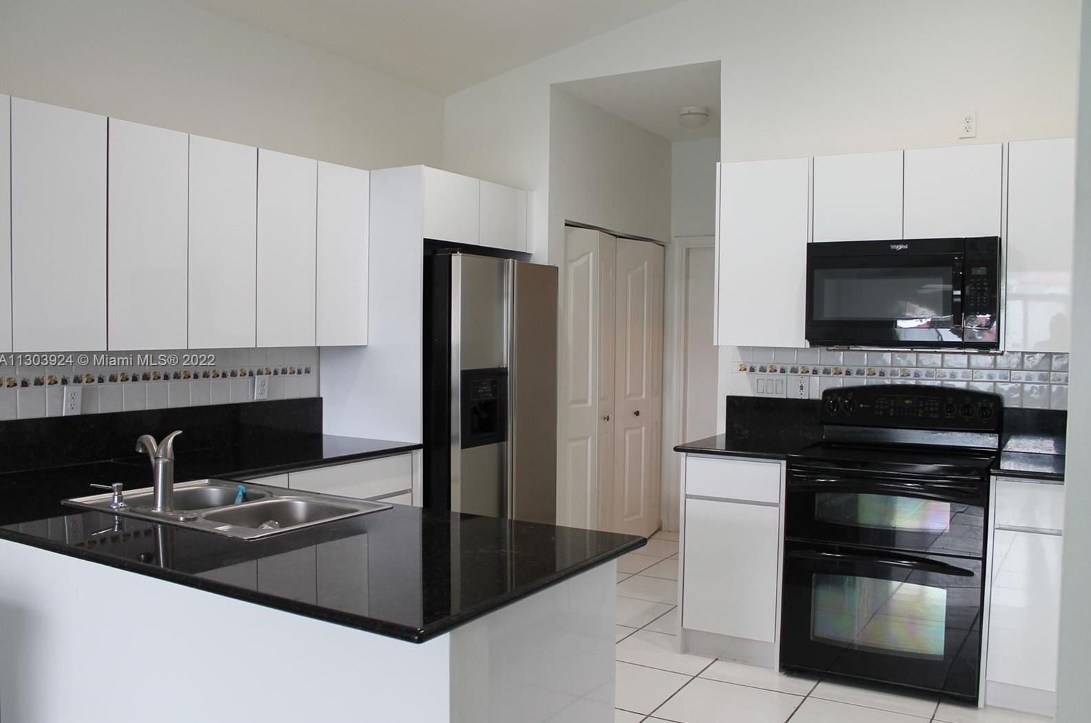 11530 Sw 12th St, Hollywood, FL 33025