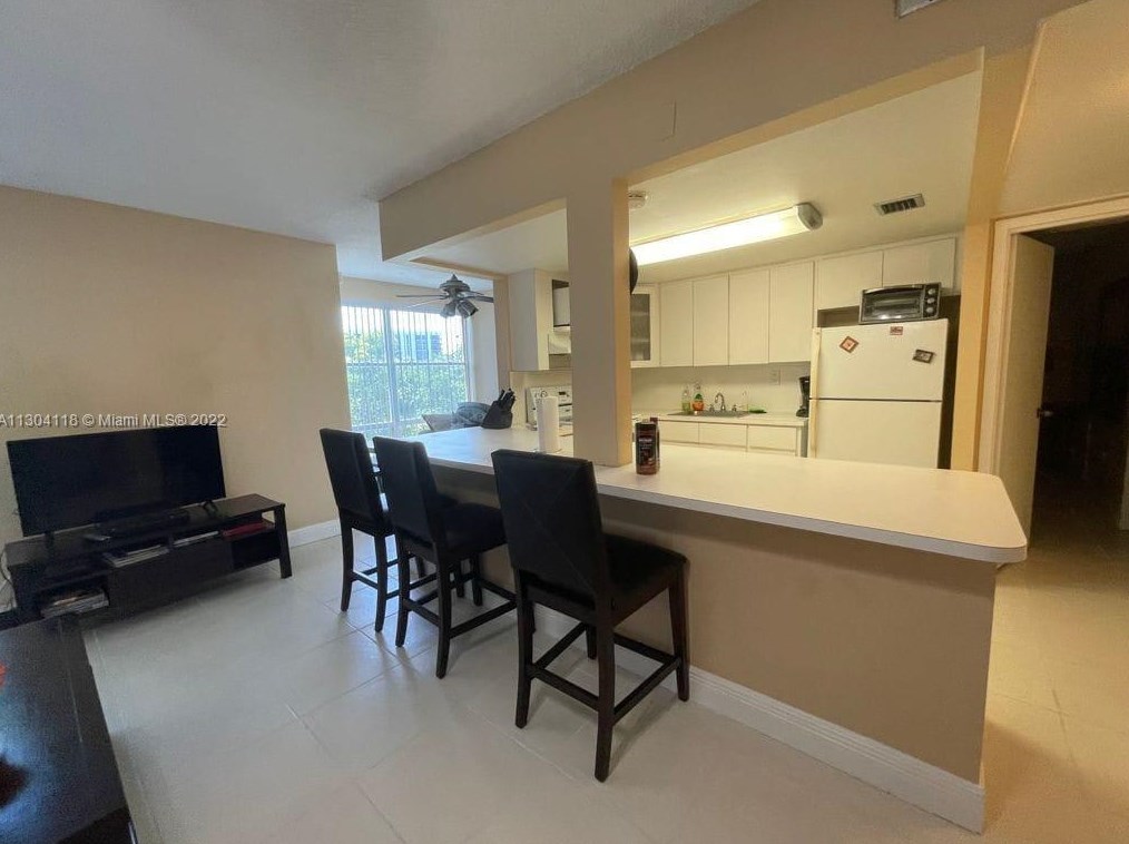 17570 Atlantic Blvd #517, Miami, FL 33160