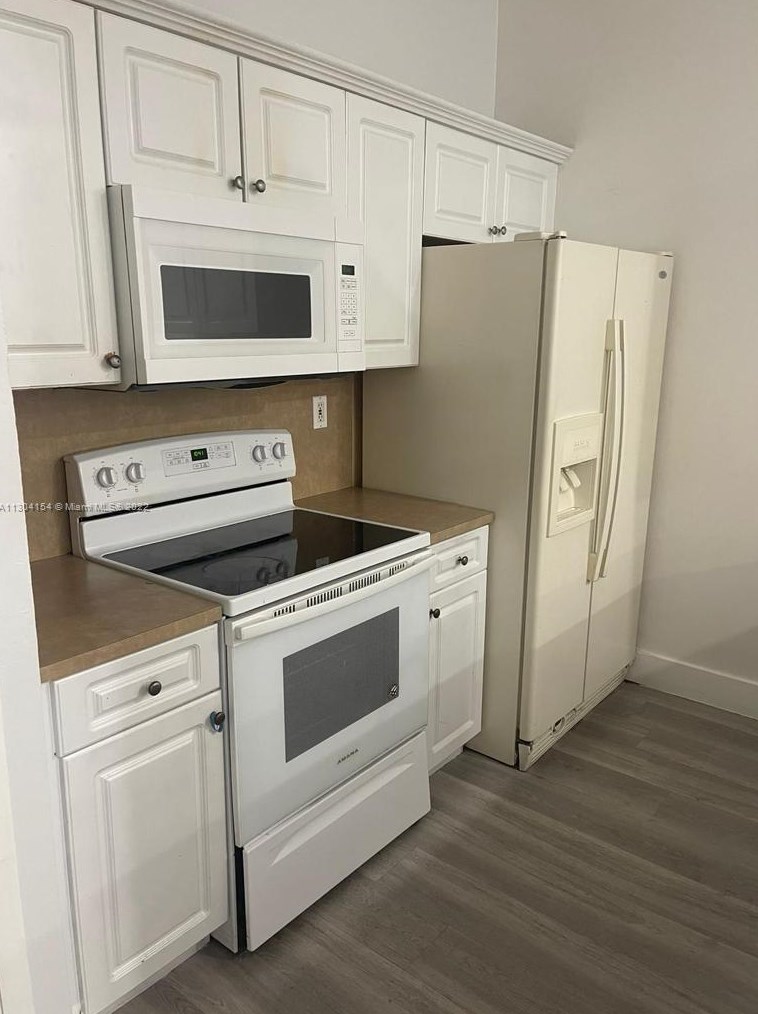 18236 Mediterranean Blvd #8-12, Hialeah, FL 33015