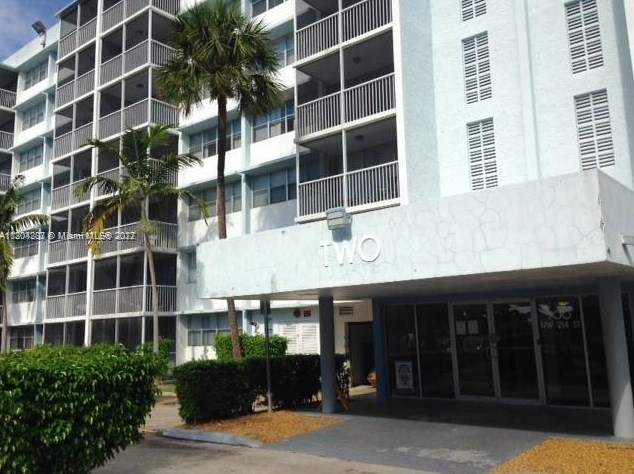 700 Nw 214th St #204-2, Miami, FL 33169