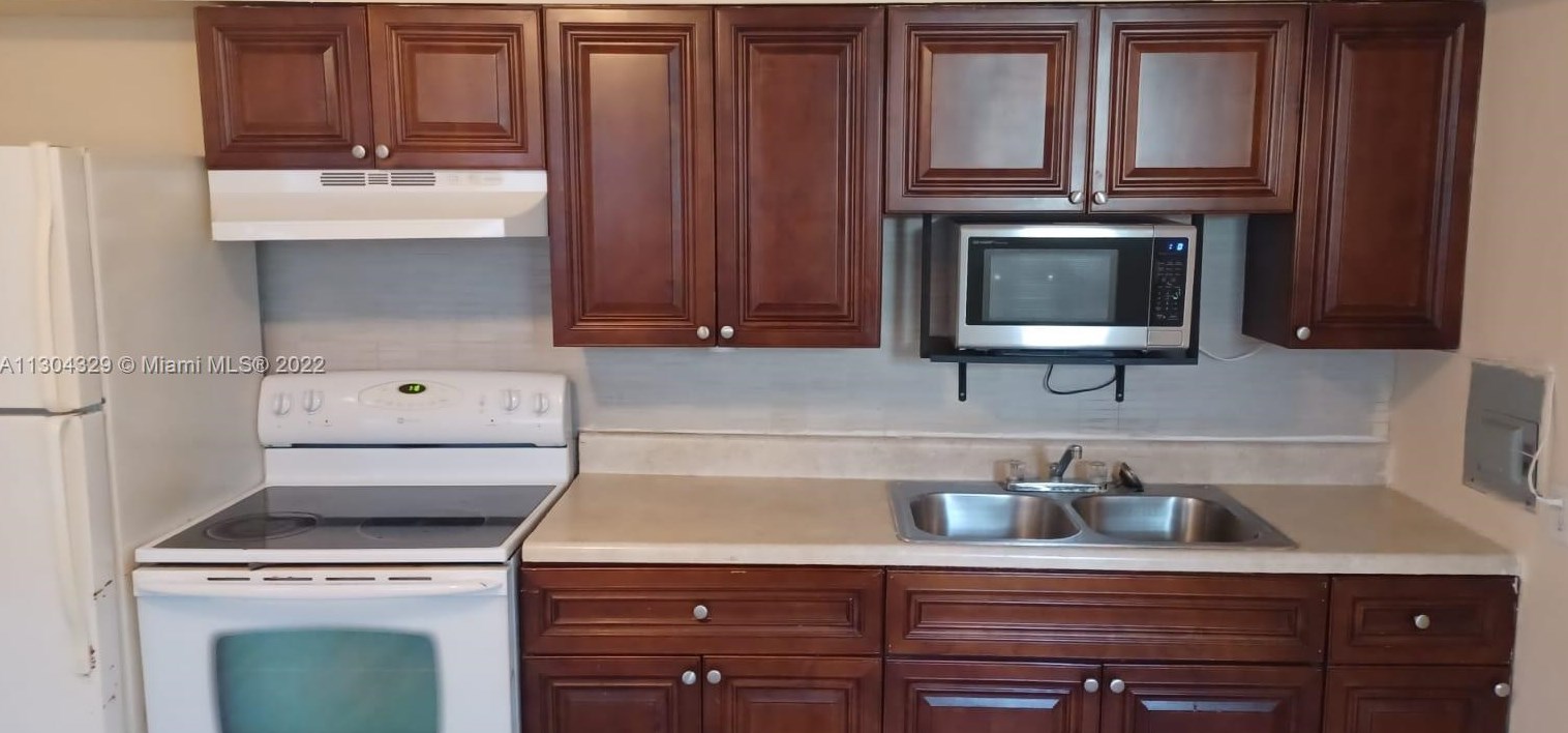 605 S J St #1a, Lake Worth, FL 33460